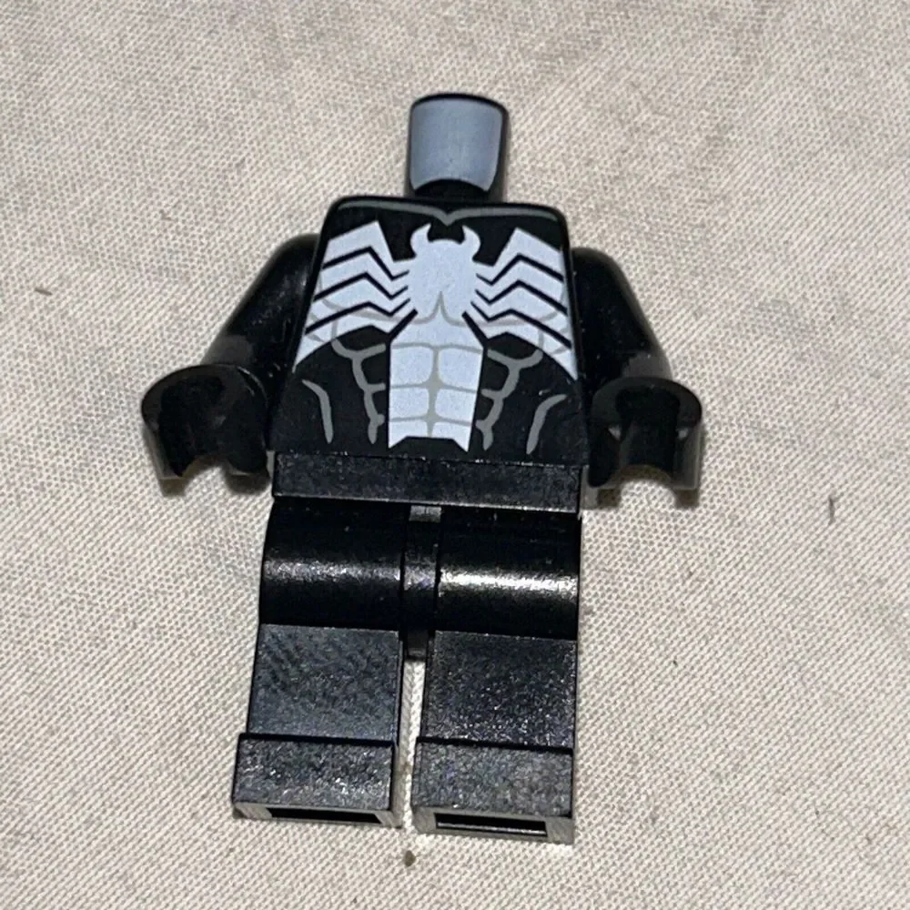 LEGO Symbiote Spiderman San Diego Comic Con Black Venom Marvel Torso & Legs